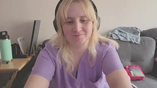 Glitch Witch online show from July 18, 2026, 5:39 pm