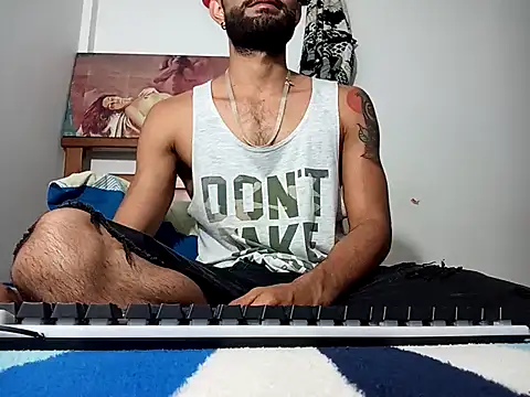 hideonbush051 online show from February 18, 2026, 12:28 am