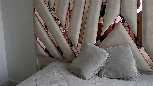 Rebecca 055 online show from April 24, 2026, 5:59 pm