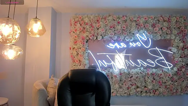 Snapshot of AnaisNin chatting on February 21, 2026, 11:55 am AnaisNin online show from February 21, 2026, 11:55 am