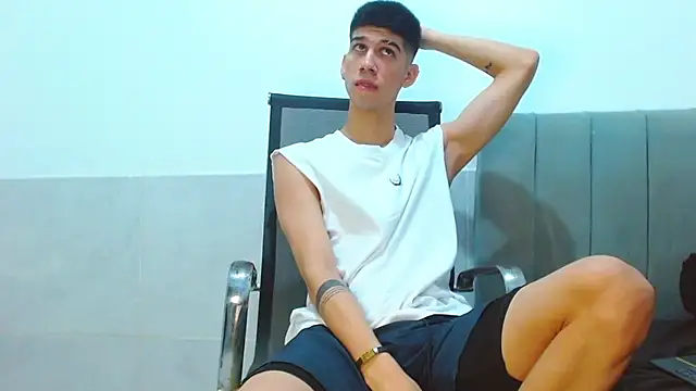 jhony-sex online show from April 23, 2026, 8:57 am