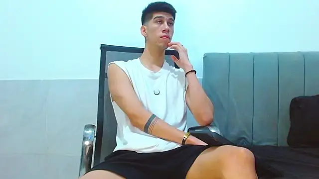 jhony-sex online show from April 24, 2026, 8:39 am