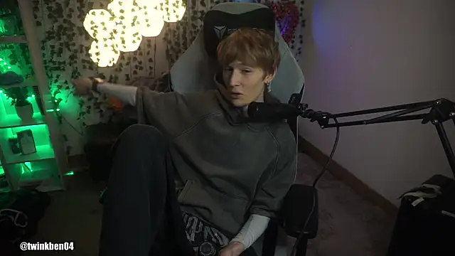 twinkben online show from October 2, 2025, 9:00 pm