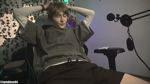 twinkben online show from October 21, 2025, 7:58 pm