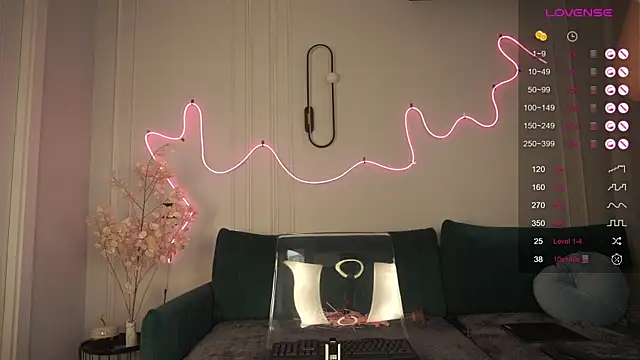 Snapshot of anna54784 chatting on December 10, 2024, 9:44 am anna54784 online show from December 10, 2024, 9:44 am