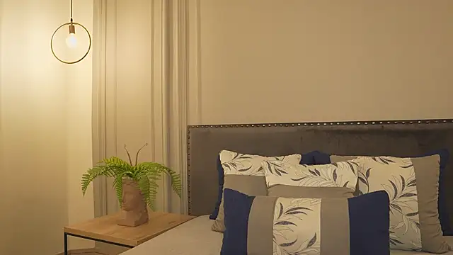 IrisBaker online show from February 13, 2026, 10:28 pm