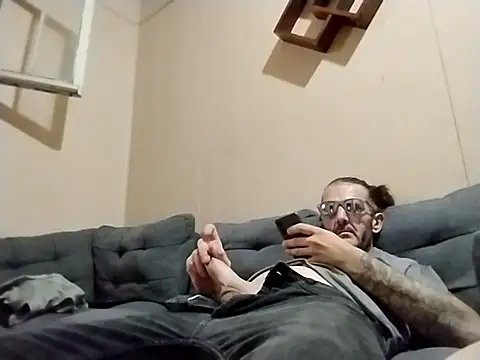 mebmeb24 online show from October 6, 2025, 1:52 pm