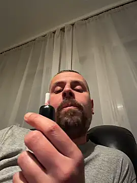 Huncutkuki online show from December 2, 2025, 4:35 pm