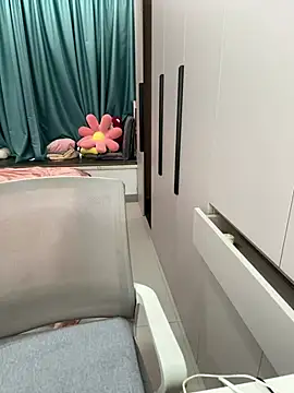 palzkybi123 online show from February 7, 2026, 1:31 am