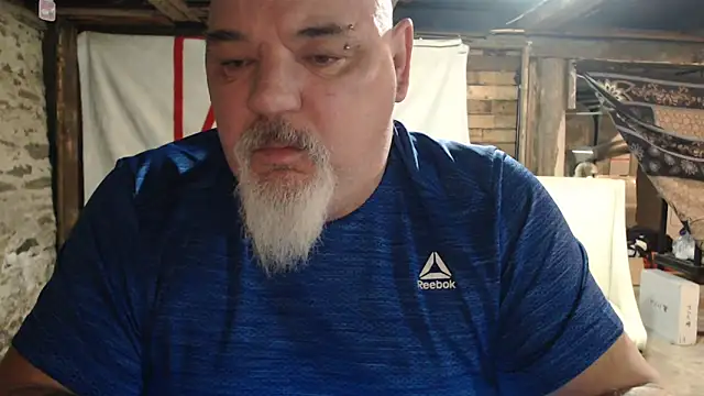 Newfiesausage1972 online show from February 20, 2026, 6:59 am