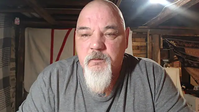 Newfiesausage1972 online show from February 28, 2026, 10:49 am