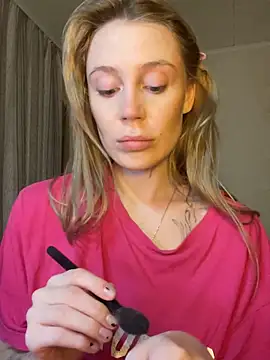 meanexx online show from September 27, 2025, 2:22 pm