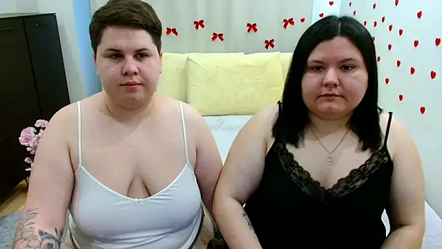 BeckyAndHellen online show from November 6, 2025, 11:11 am