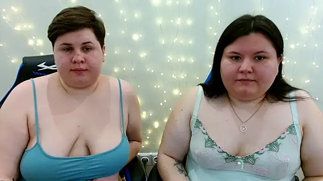 BeckyAndHellen online show from March 27, 2026, 11:21 am