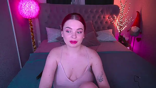 Snapshot of CarolinaDia chatting on January 8, 2025, 9:44 pm CarolinaDia online show from January 8, 2025, 9:44 pm