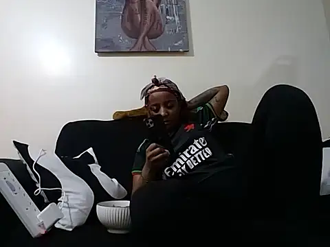 Snapshot of hoely_grail01 chatting on September 12, 2025, 7:47 pm hoely grail01 online show from September 12, 2025, 7:47 pm