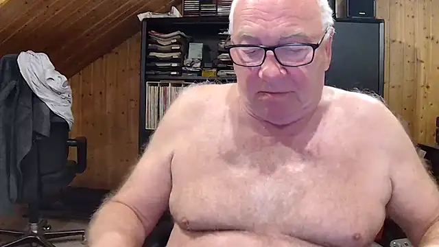 Snapshot of biggandybig chatting on April 24, 2026, 9:50 pm biggandybig online show from April 24, 2026, 9:50 pm