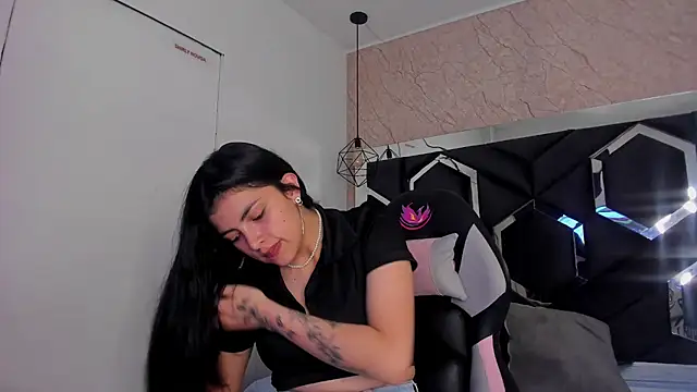 Snapshot of _Lixth_ chatting on December 2, 2024, 8:00 pm Lixth online show from December 2, 2024, 8:00 pm