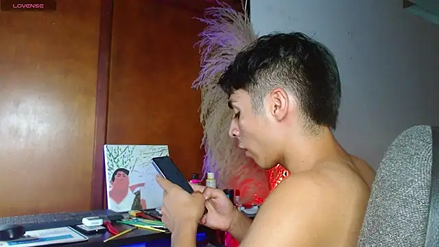 Snapshot of justin_alexxx chatting on February 4, 2025, 11:59 pm justin alexxx online show from February 4, 2025, 11:59 pm