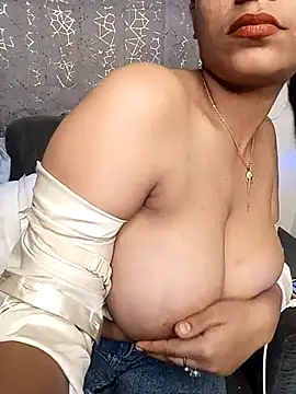 Snapshot of Divya_girl chatting on February 9, 2025, 4:29 pm Divya girl online show from February 9, 2025, 4:29 pm