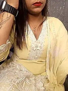 Snapshot of Divya_girl chatting on February 12, 2025, 8:27 am Divya girl online show from February 12, 2025, 8:27 am