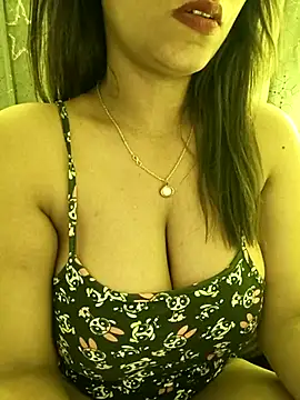 Snapshot of Divya_girl chatting on March 5, 2025, 2:01 pm Divya girl online show from March 5, 2025, 2:01 pm