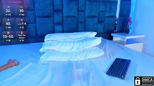 Venus velez  online show from February 15, 2025, 1:27 pm