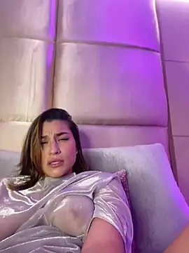 Snapshot of SaharaRush_ chatting on January 7, 2025, 4:29 am SaharaRush online show from January 7, 2025, 4:29 am