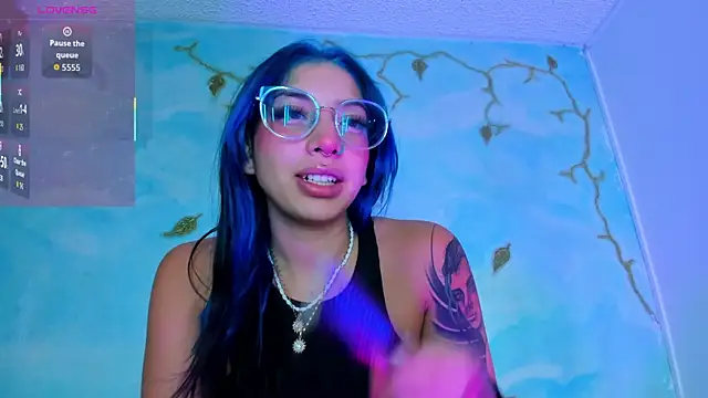 Snapshot of SaturnooStonee chatting on February 25, 2026, 2:32 am SaturnooStonee online show from February 25, 2026, 2:32 am