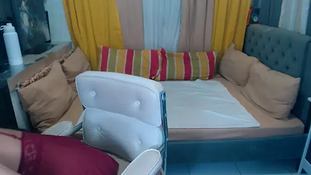 QueenDomCumm online show from December 5, 2024, 4:42 am