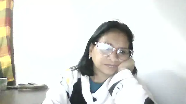 Snapshot of titssmall123 chatting on August 6, 2026, 10:06 am titssmall123 online show from August 6, 2026, 10:06 am