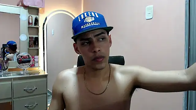 Snapshot of TenderBoyBigCock_ chatting on November 26, 2025, 4:35 am TenderBoyBigCock online show from November 26, 2025, 4:35 am