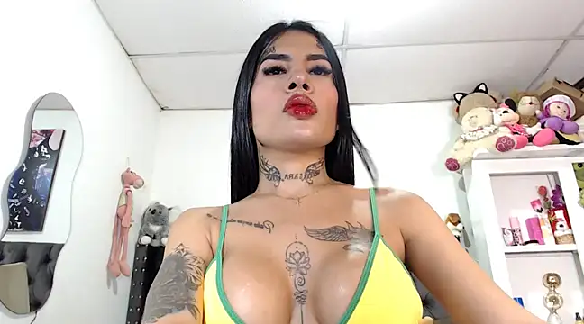 Snapshot of saragill323 chatting on December 21, 2024, 2:19 am saragill323 online show from December 21, 2024, 2:19 am