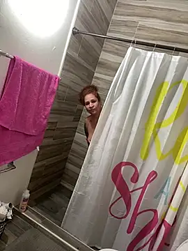 Snapshot of ladycreamypr2 chatting on February 22, 2026, 1:29 am ladycreamypr2 online show from February 22, 2026, 1:29 am