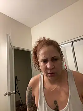 Snapshot of ladycreamypr2 chatting on February 25, 2026, 5:06 am ladycreamypr2 online show from February 25, 2026, 5:06 am