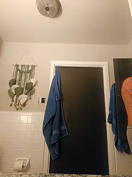 LongandEasy77 online show from December 4, 2025, 6:12 am