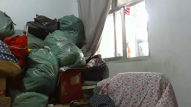 Snapshot of lizza_monroe chatting on December 9, 2024, 1:45 pm lizza monroe online show from December 9, 2024, 1:45 pm