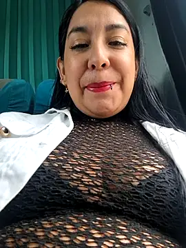 Bella keny online show from October 1, 2025, 4:46 pm