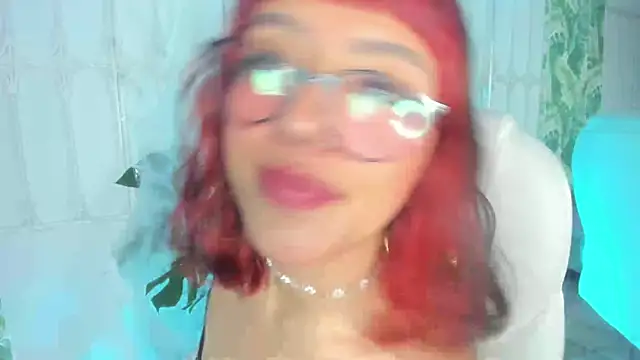 Snapshot of cute_hollywood chatting on October 15, 2025, 12:27 pm cute hollywood online show from October 15, 2025, 12:27 pm