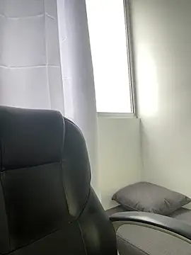 dakota le online show from April 16, 2026, 3:24 pm