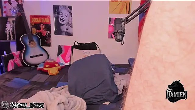 cinnamon boyxxx online show from November 8, 2025, 4:23 am