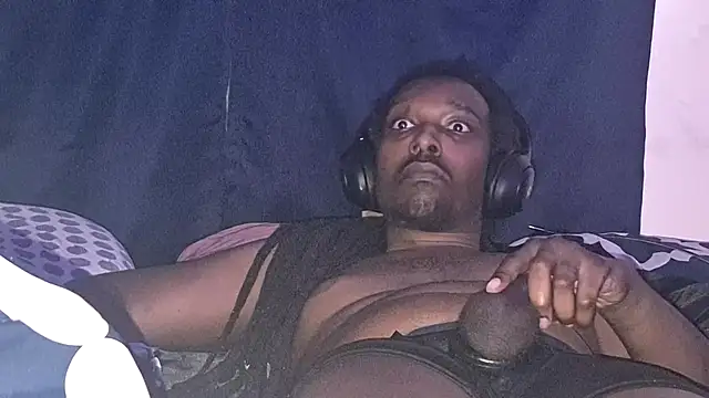 suzyswallowsxxx704 online show from March 3, 2026, 6:25 pm