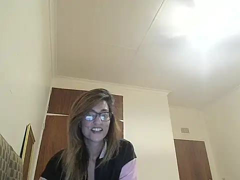 karmicQueen669 online show from April 29, 2026, 12:05 am