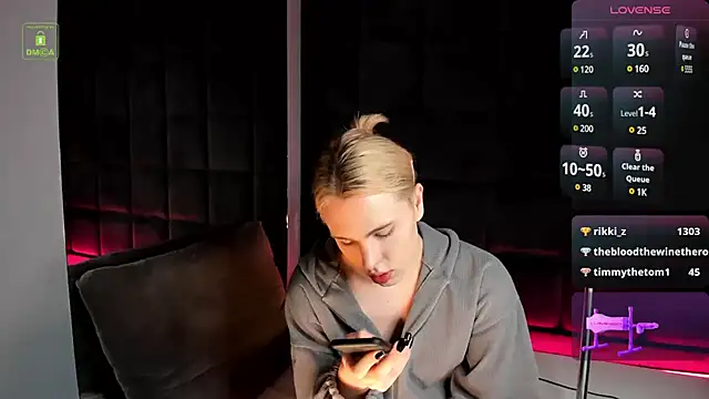 DanielPaige  online show from December 28, 2024, 3:59 pm