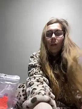 ur pleasure  online show from December 3, 2024, 8:28 pm