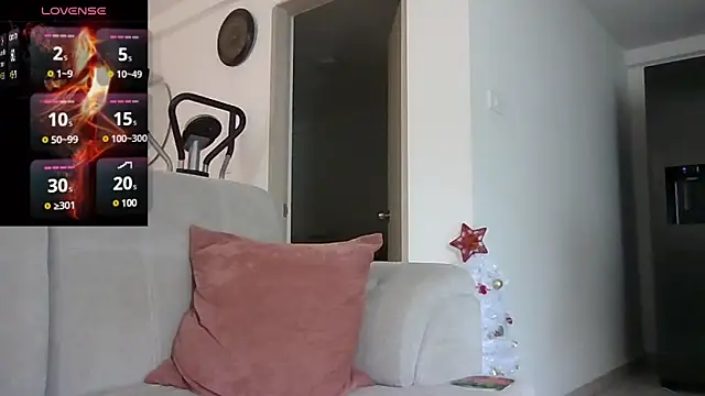 Snapshot of saramartinez1000 chatting on December 13, 2024, 7:43 pm saramartinez1000 online show from December 13, 2024, 7:43 pm