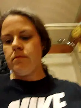 Snapshot of velvetta_ chatting on March 3, 2025, 5:31 am velvetta  online show from March 3, 2025, 5:31 am
