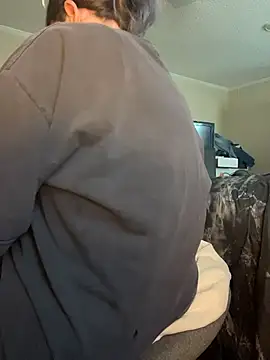 velvetta  online show from December 17, 2025, 6:58 pm