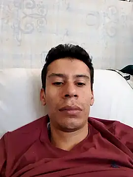 josehot151515 online show from February 3, 2025, 4:41 pm