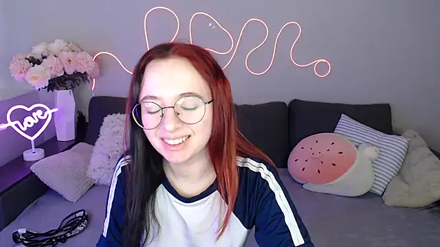 Mini Diva online show from November 8, 2025, 9:09 am